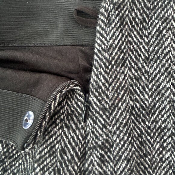 H&M black-and-white wool-blend chevron mini skirt preppy – size 4 Small - Picture 4 of 6